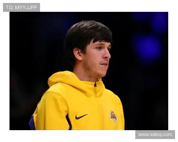 英超旧将奥斯汀加盟七级球队两月即因伤离队风波事件引关注热议声